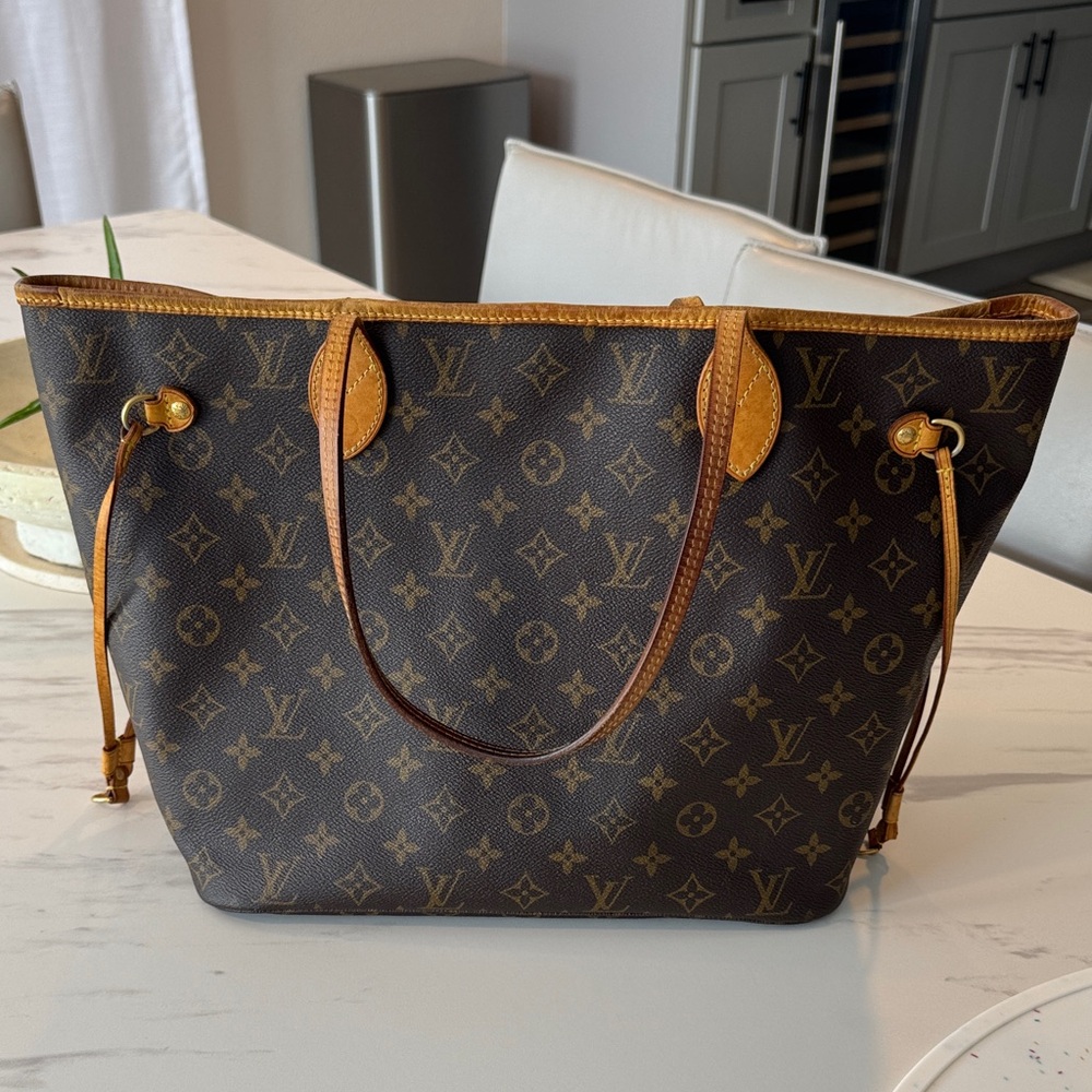 Louis Vuitton MM Brown Monogram Tote